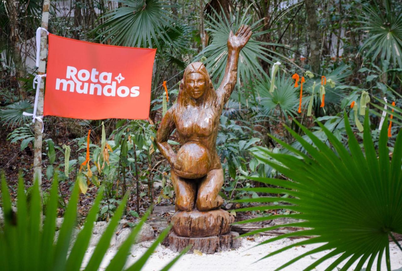 Rotamundos Mama Loomm Hotel Playa del Carmen Buitenkant foto
